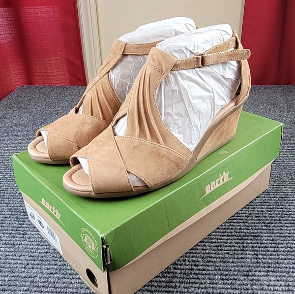 Earth Shoes Earth Shoe Biscuit Brown Wedge Heel Sandals Size 1 D